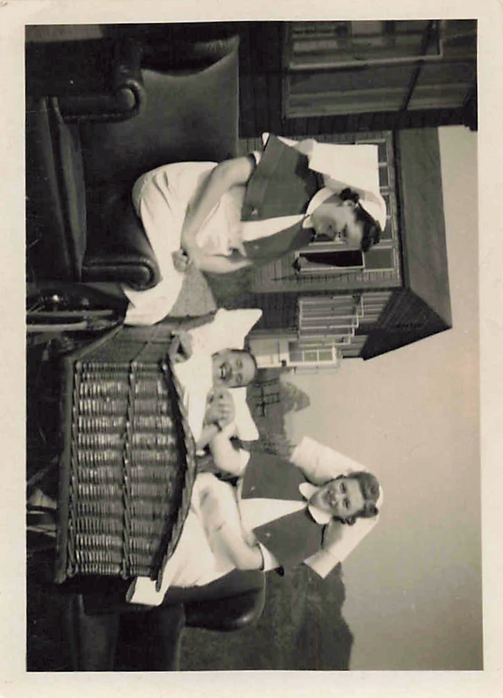 Margaret with colleagues and patient, c. 1941–42